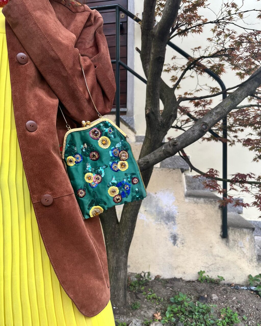 Instagram post from lepi_vintageshop. This post is in position 1.